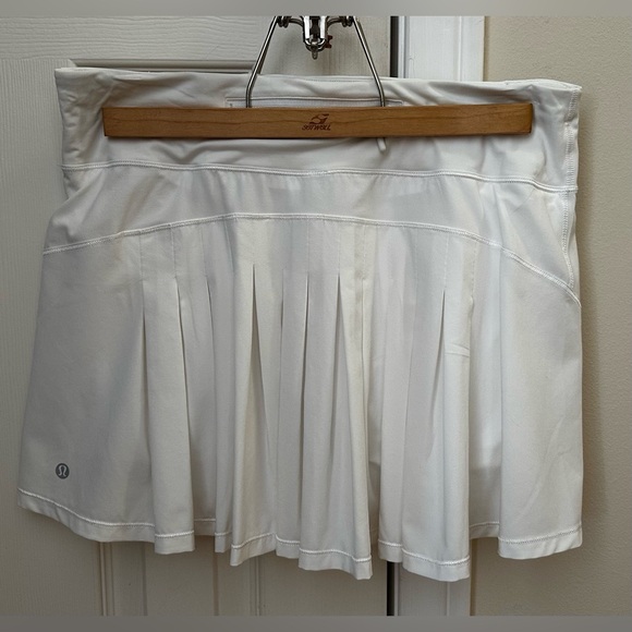 Lululemon Circuit Breaker Skirt White Sz 8 - Picture 3 of 9